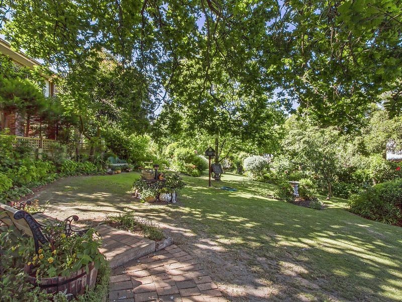 18 Stirling Road, Croydon VIC 3136