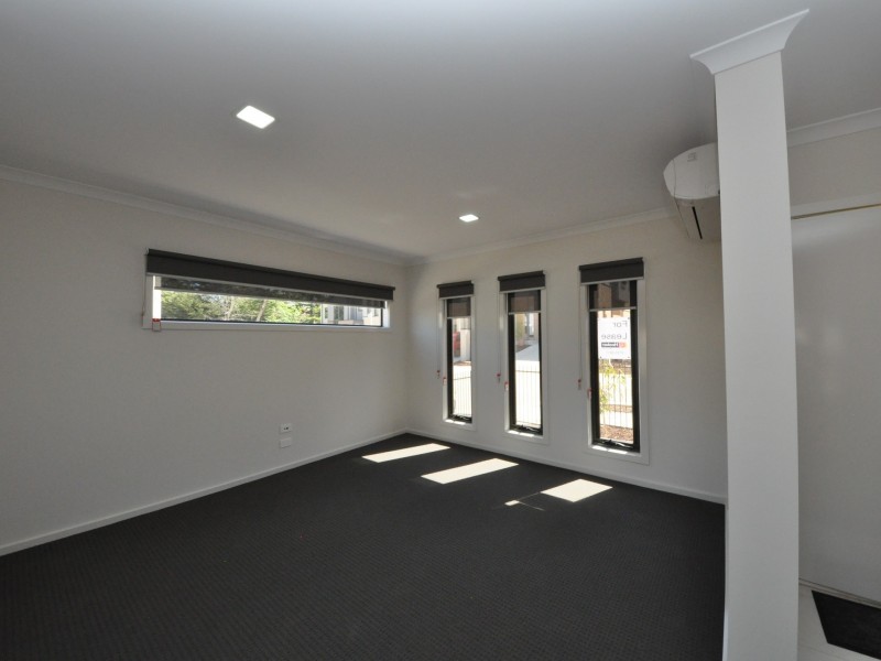 14 Recess Concourse (1-5 Central, Mooroolbark VIC 3138