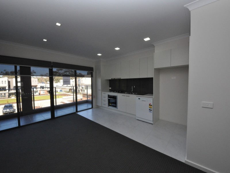 14 Recess Concourse (1-5 Central, Mooroolbark VIC 3138