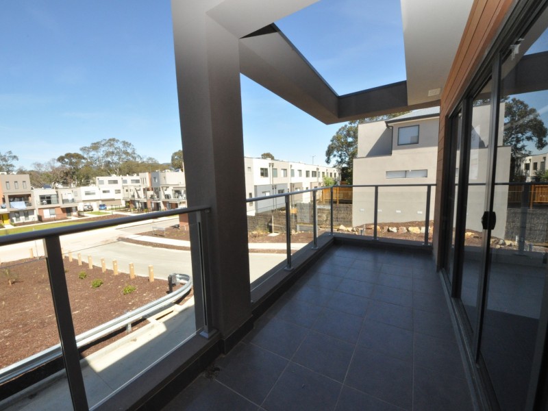 14 Recess Concourse (1-5 Central, Mooroolbark VIC 3138