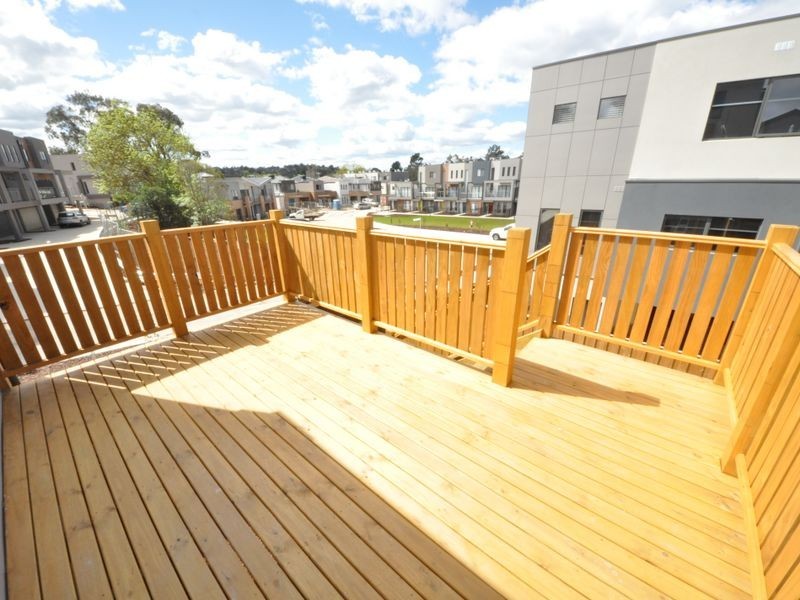 1 Toby PLace (1-5 Central Ave), Mooroolbark VIC 3138