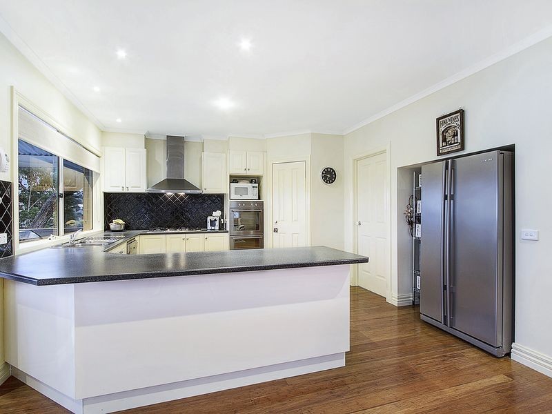 3 Valley Park Drive, Mooroolbark VIC 3138