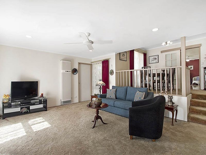 35 Crossman Drive, Croydon Hills VIC 3136