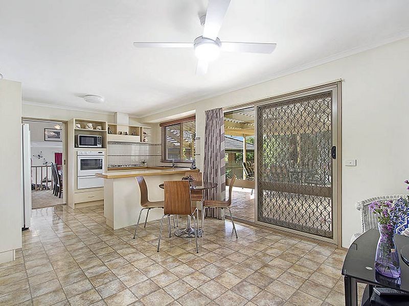 35 Crossman Drive, Croydon Hills VIC 3136