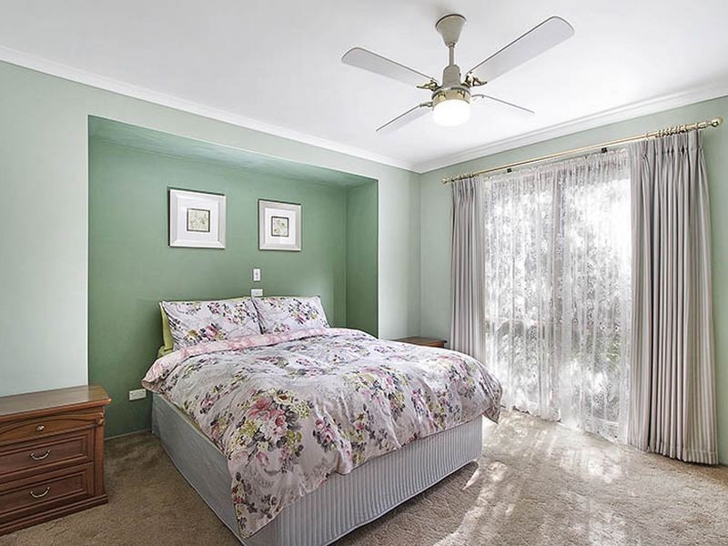 35 Crossman Drive, Croydon Hills VIC 3136