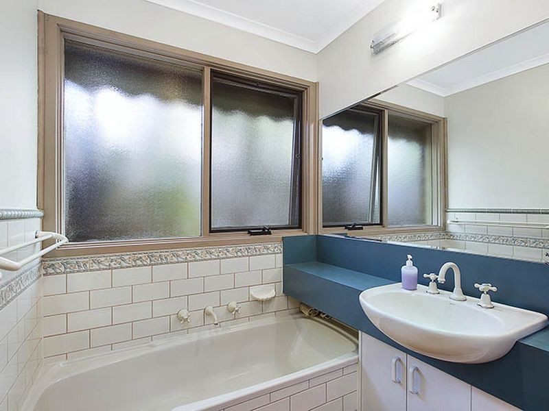 35 Crossman Drive, Croydon Hills VIC 3136