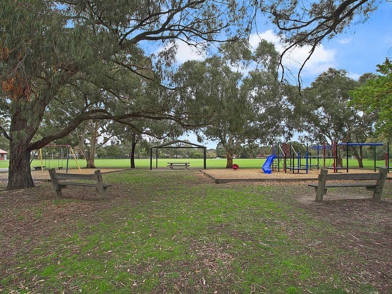 41 Sevenoaks Avenue, Croydon VIC 3136