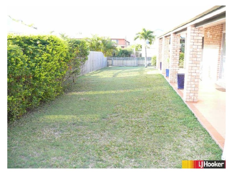 30 Bradman Drive, Glenella QLD 4740