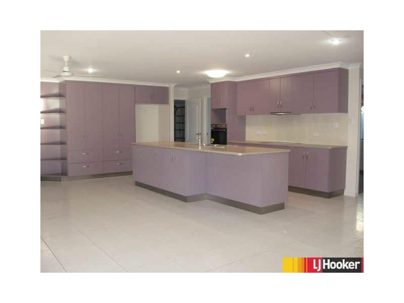 41 Wing Cresent, Mount Pleasant QLD 4740