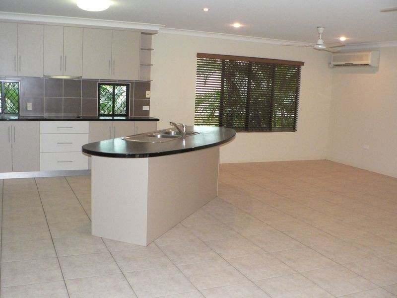 3 Cooper Court, Rural View QLD 4740