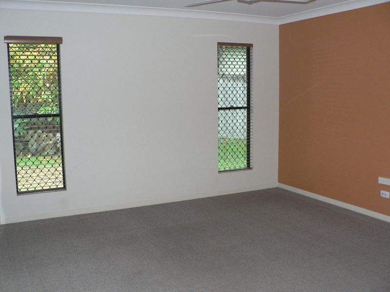 3 Cooper Court, Rural View QLD 4740