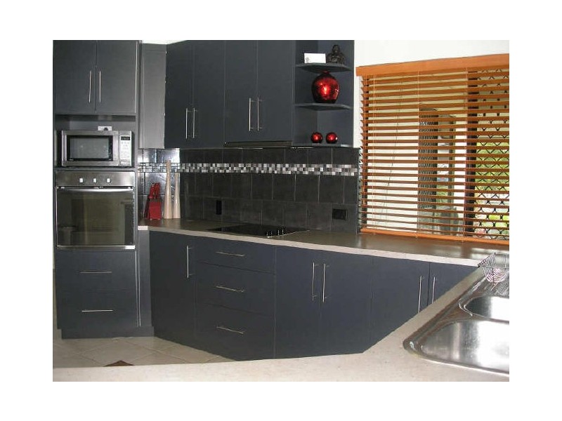 1 Douglas Crescent, Rural View QLD 4740