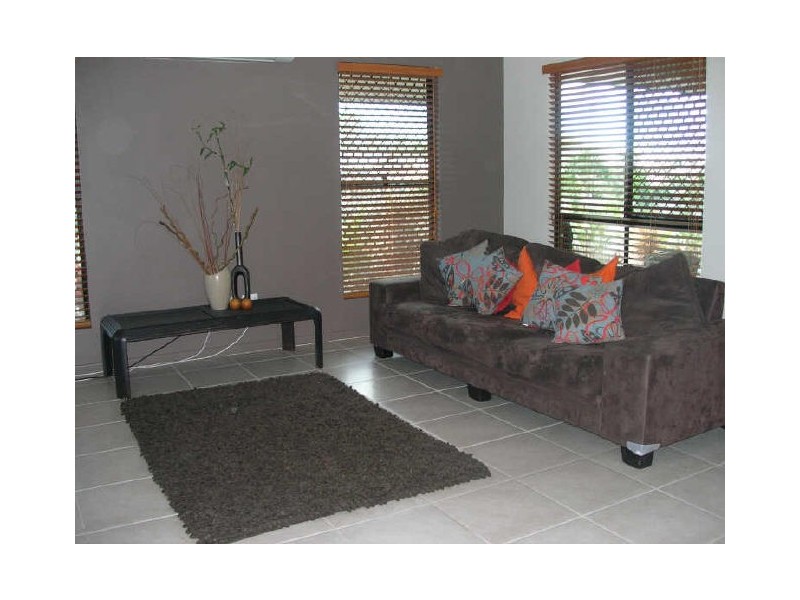 1 Douglas Crescent, Rural View QLD 4740