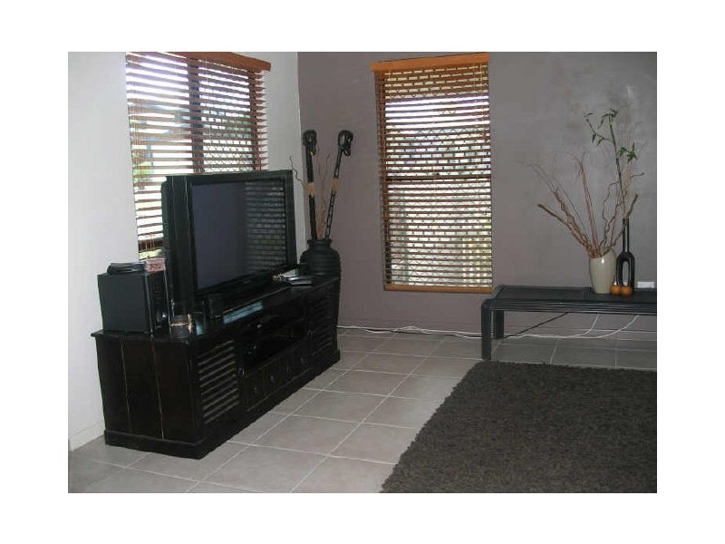 1 Douglas Crescent, Rural View QLD 4740