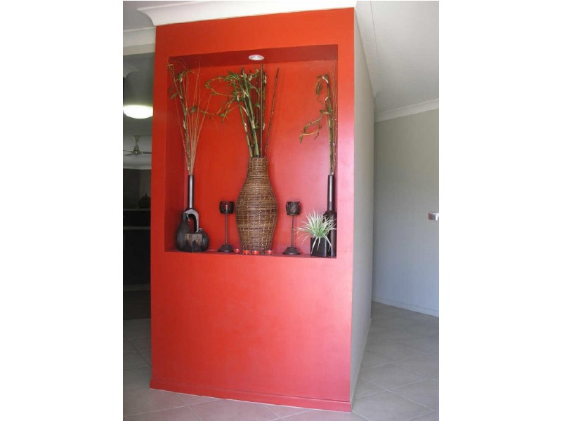 1 Douglas Crescent, Rural View QLD 4740