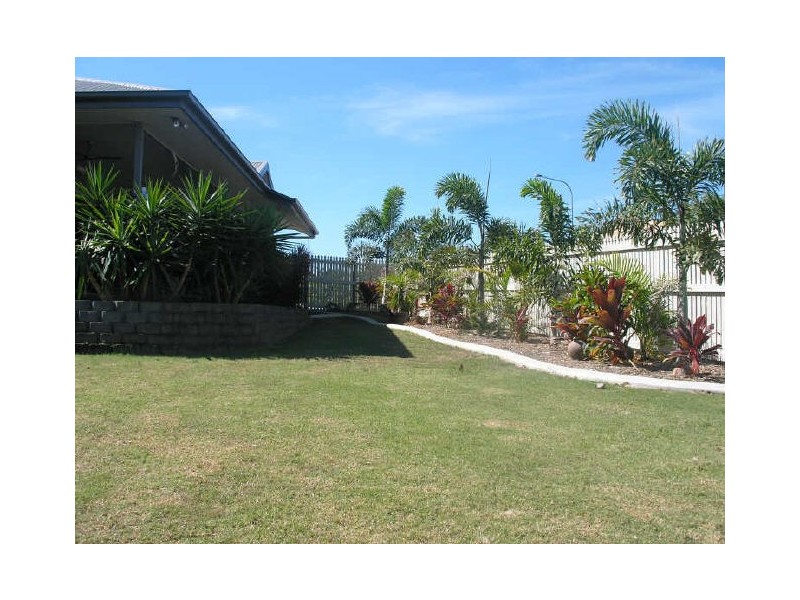 1 Douglas Crescent, Rural View QLD 4740