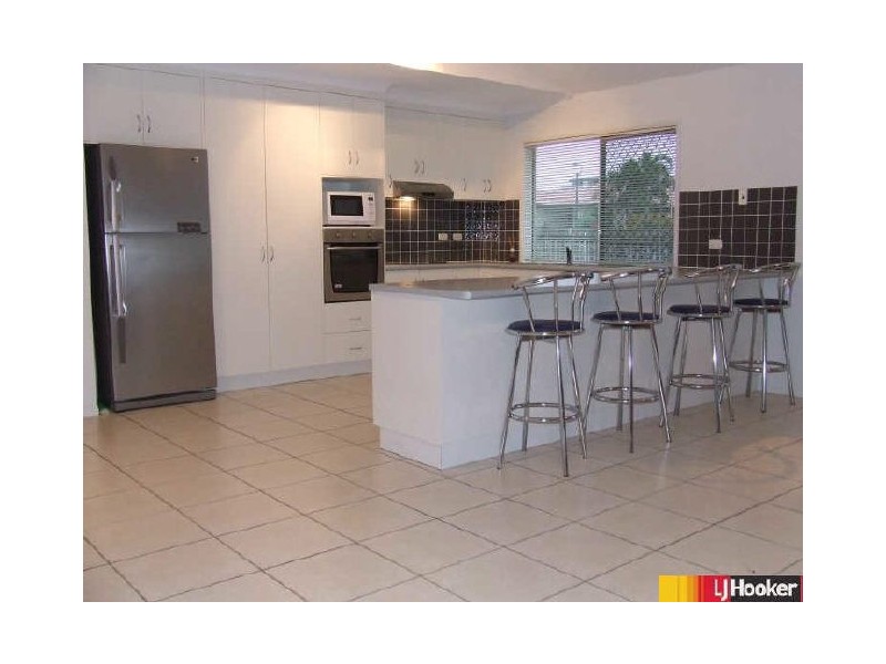 1 Sunseeker Court, Blacks Beach QLD 4740