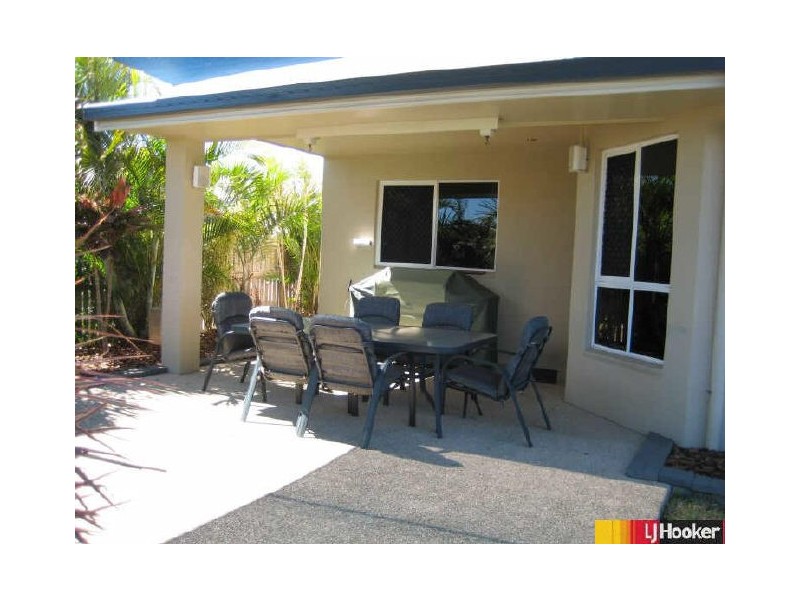 1 Sunseeker Court, Blacks Beach QLD 4740