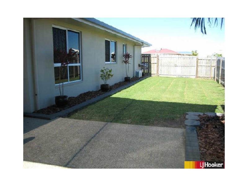 1 Sunseeker Court, Blacks Beach QLD 4740