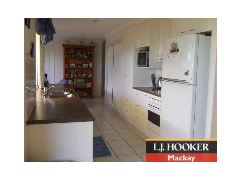 52 Caledonian Drive, Beaconsfield QLD 4740
