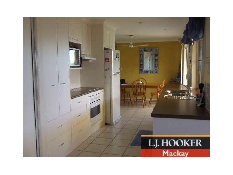 52 Caledonian Drive, Beaconsfield QLD 4740