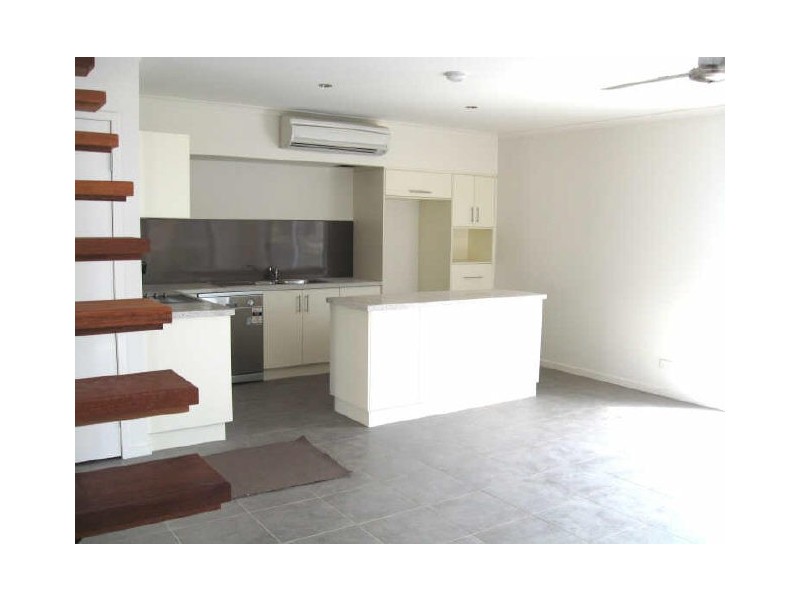 2/83-85 Malcomson Street, North Mackay QLD 4740