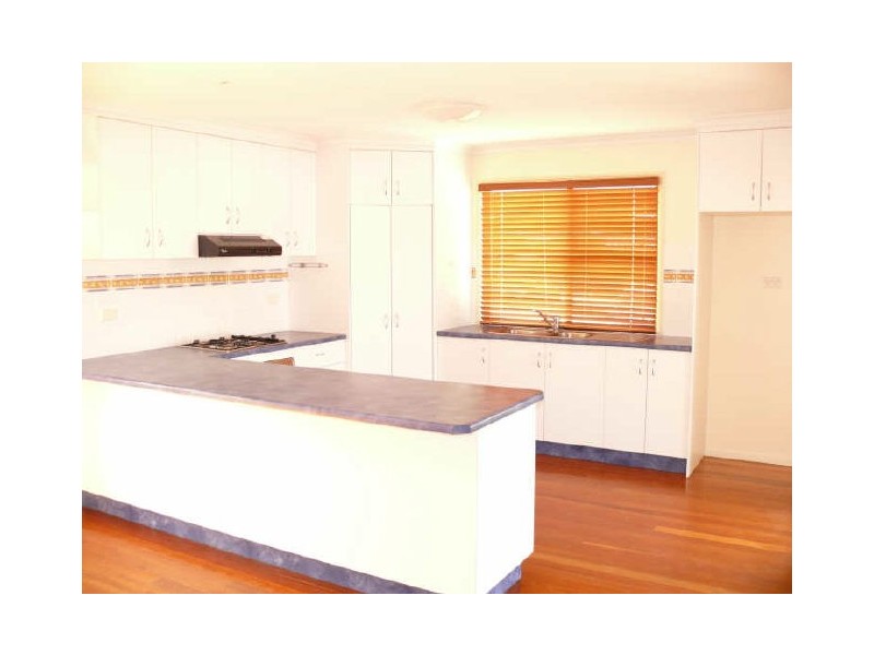 5 Murray Close, Rural View QLD 4740