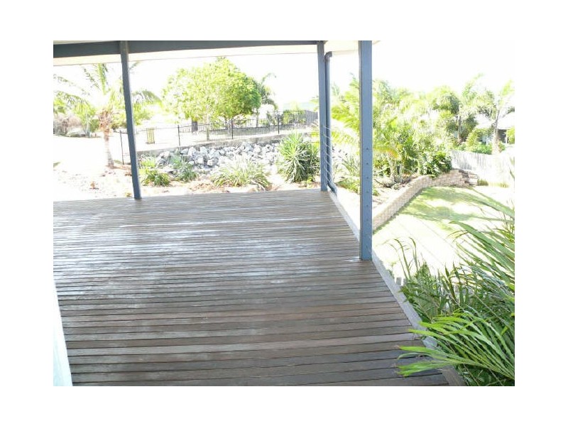 5 Murray Close, Rural View QLD 4740