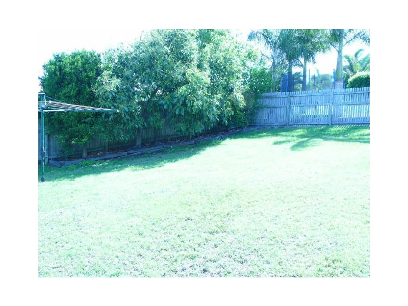 5 Murray Close, Rural View QLD 4740