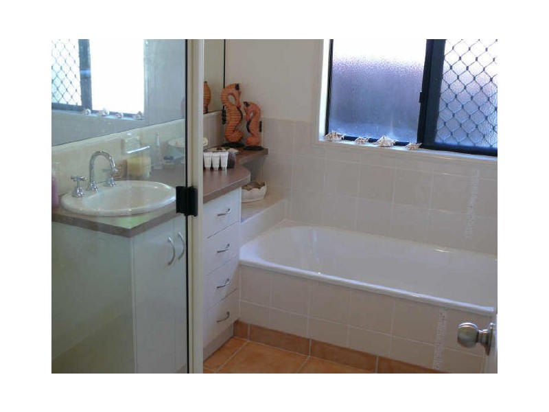 5 Beachside Place, Shoal Point QLD 4750