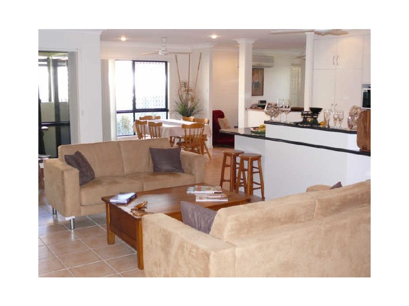 5 Beachside Place, Shoal Point QLD 4750