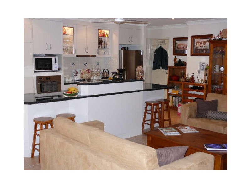 5 Beachside Place, Shoal Point QLD 4750