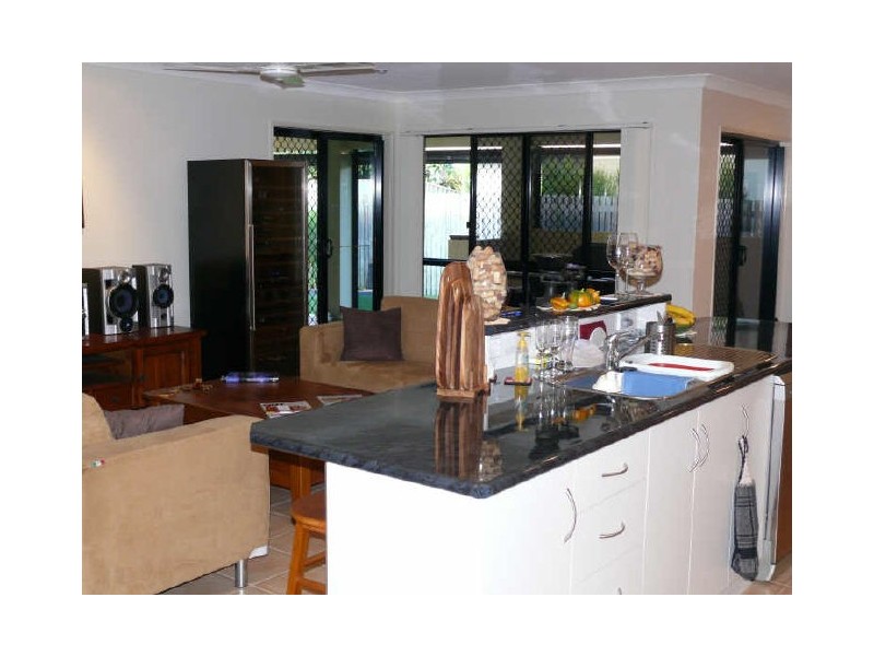 5 Beachside Place, Shoal Point QLD 4750