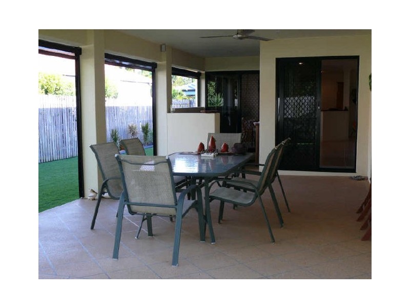 5 Beachside Place, Shoal Point QLD 4750