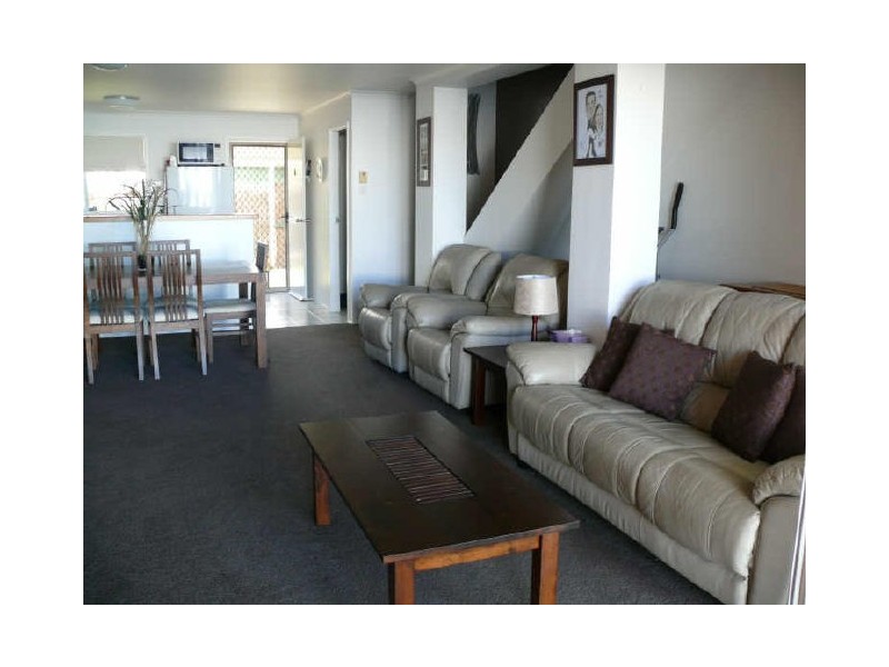 6/17 Beach Road, Dolphin Heads QLD 4740