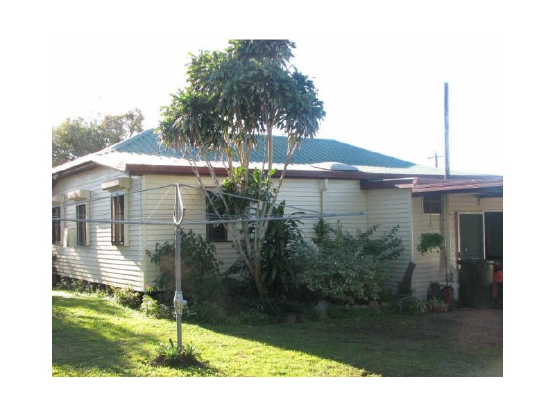 64 Beach Road, Sarina QLD 4737