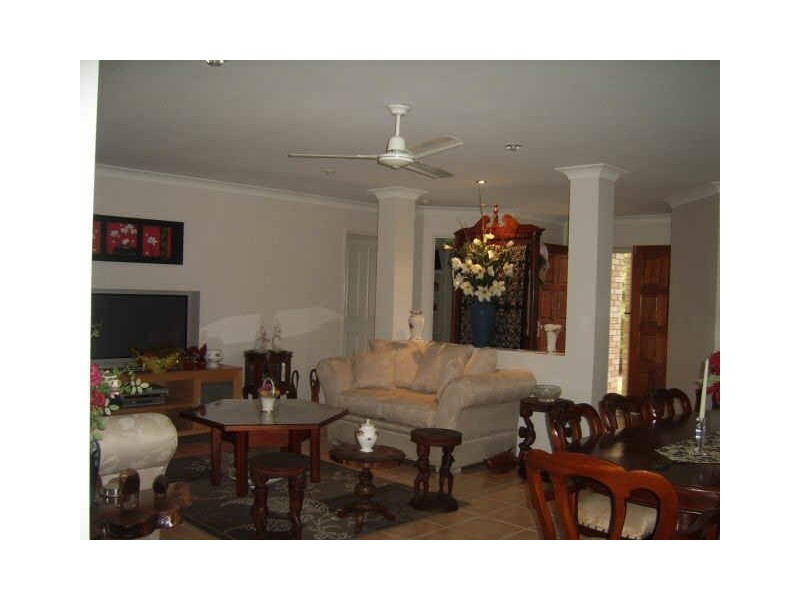 12 Victor Avanue, Glenella QLD 4740