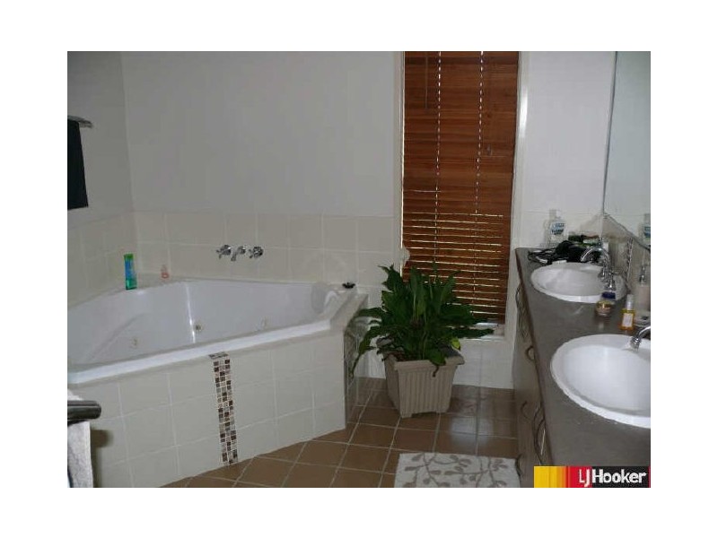 4 Antonia Court, Glenella QLD 4740