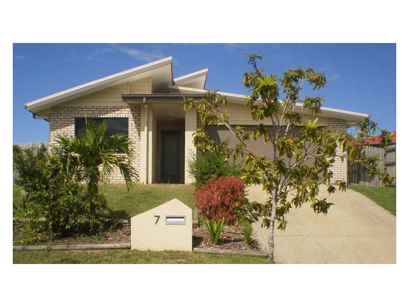 7 Lance Street, Bucasia QLD 4750