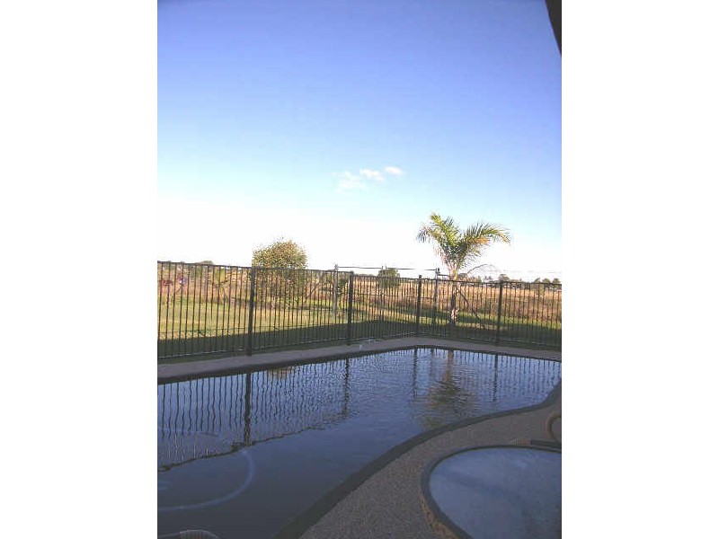 52 Patricia Drive, Andergrove QLD 4740