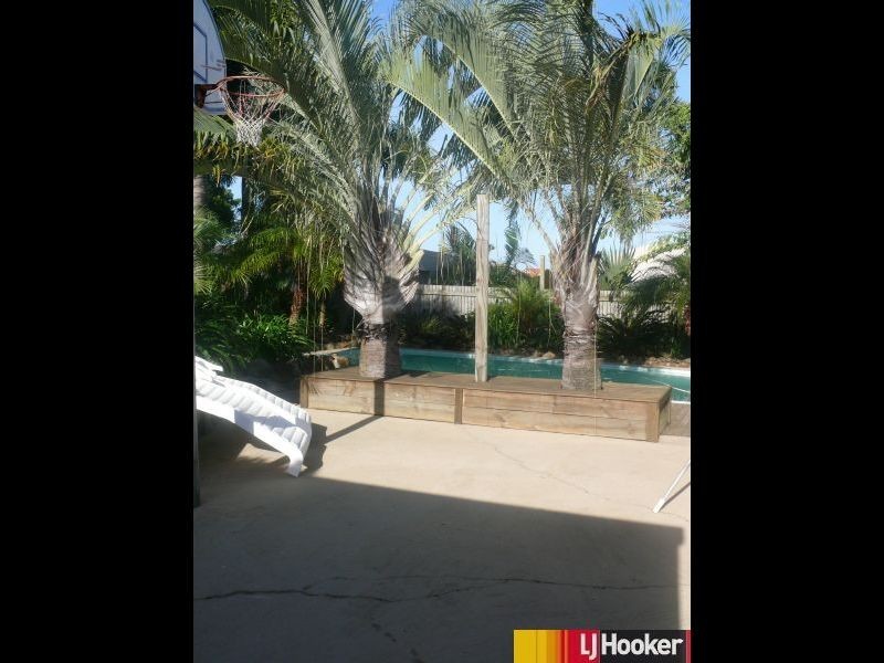 6 Mclaughlin Drive, Eimeo QLD 4740