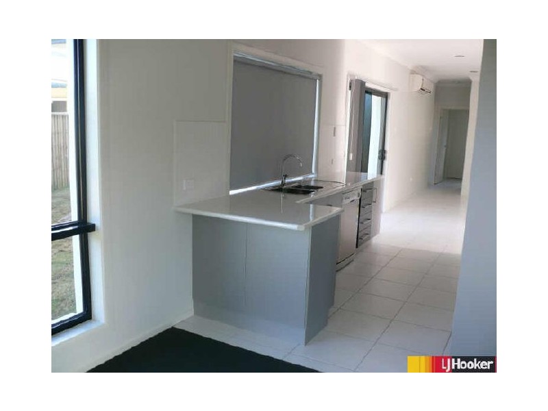 54 Village Circuit, Eimeo QLD 4740