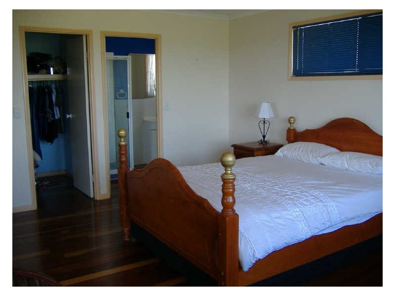 6 Fantome Court, Rural View QLD 4740