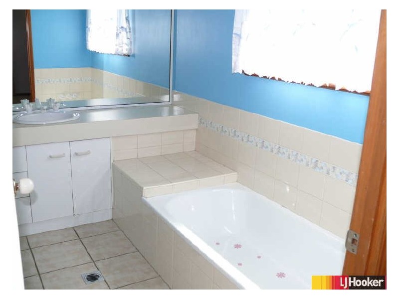 5 Kidston Avenue, Rural View QLD 4740