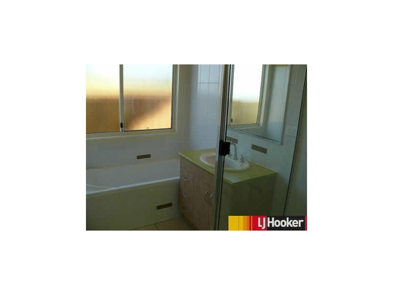 16 Village Circuit, Eimeo QLD 4740