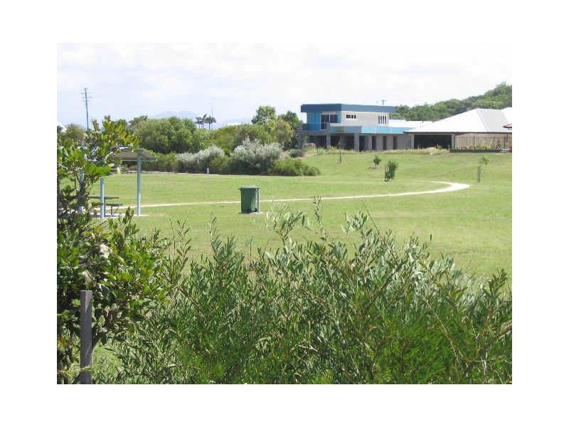 27 Portside Place, Shoal Point QLD 4750