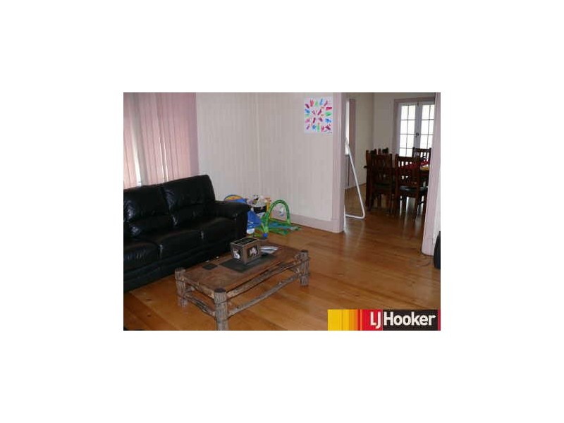 16 Leslie Street,, Sarina QLD 4737