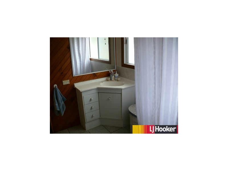 16 Leslie Street,, Sarina QLD 4737