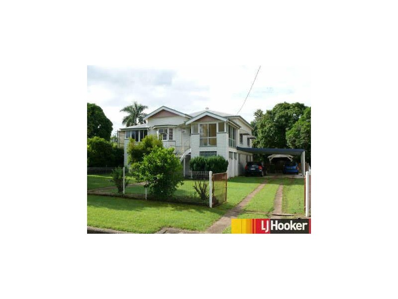16 Leslie Street,, Sarina QLD 4737