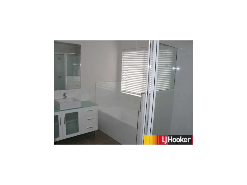 11 Vesta Lane, Mackay QLD 4740